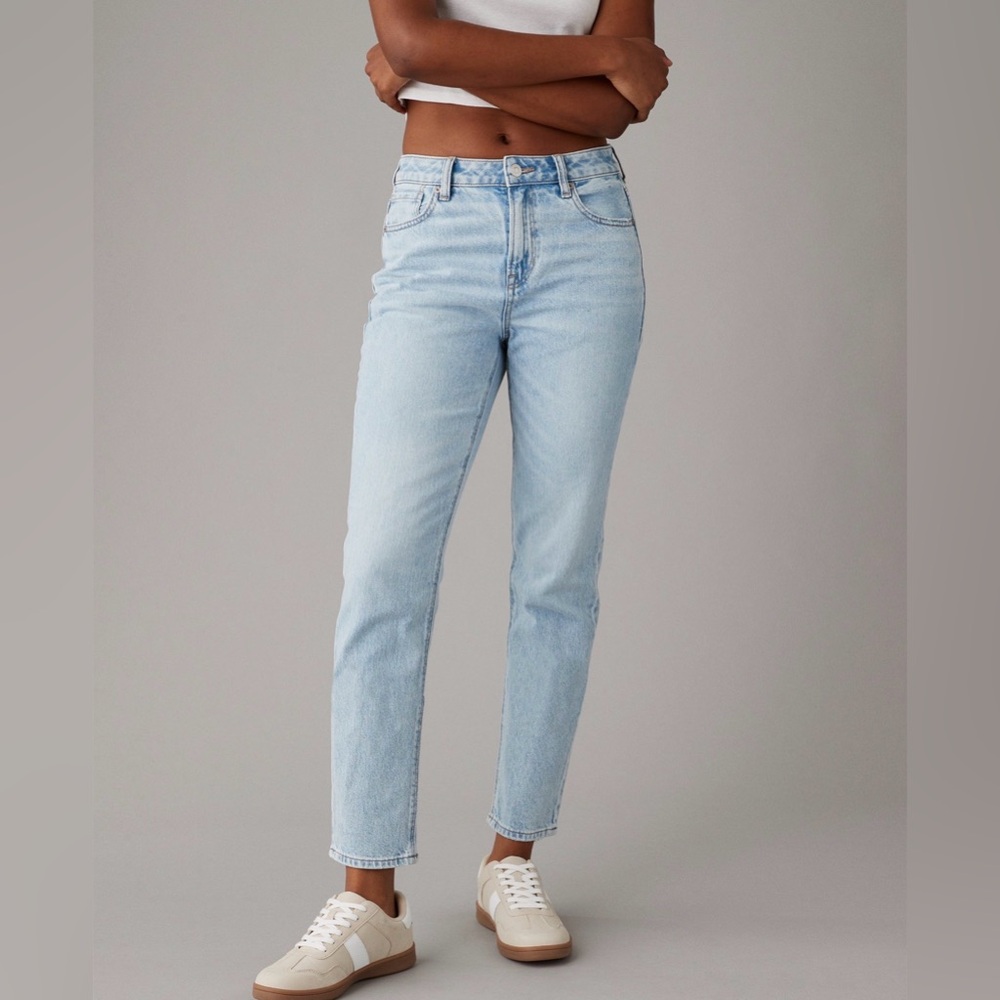 American Eagle Outfitters Mom jeans